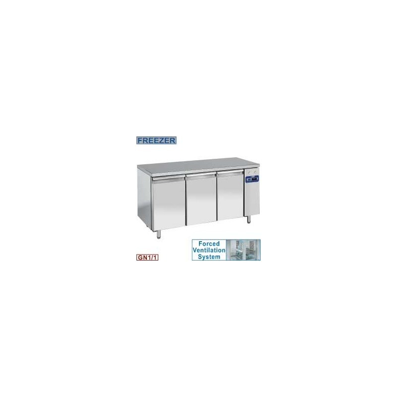 Table de congélation, ventilée, 3 portes GN 1/1, (Sans groupe) Table de congélation, ventilée, 3 portes GN 1/1, (Sans groupe)