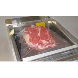 Machines sous vide à cloche de table DG 30, Lavezzini avec un steack sous vide