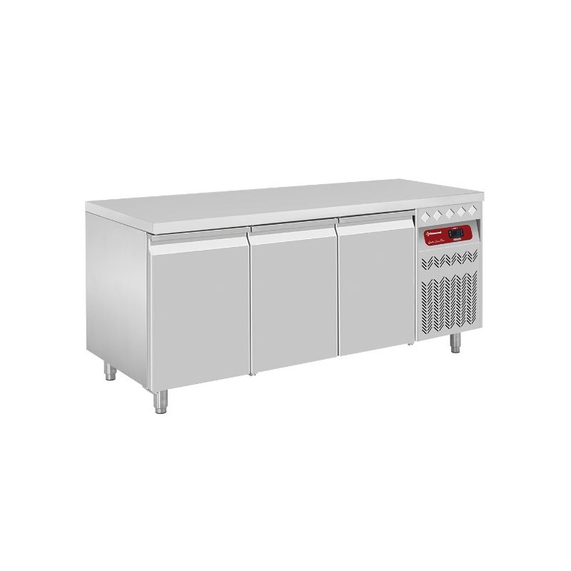 Table frigorifique ventilée, 3 portes GN 1/1, 405 litres Table frigorifique ventilée, 3 portes GN 1/1, 405 litres