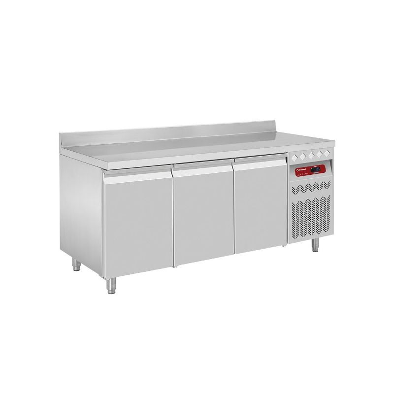 Table frigorifique "murale" ventilée, 3 portes GN 1/1, 405 litres Table frigorifique "murale" ventilée, 3 portes GN 1/1, 405 litres