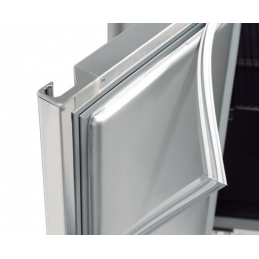 Desserte réfrigérée centrale inox avec groupe positif et 3 portes - 2017x600x850 mm