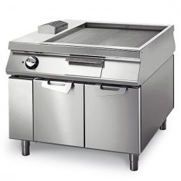 Fry-top électrique professionnel sur coffre avec portes et plaque mi-lisse mi-rainurée 900x735